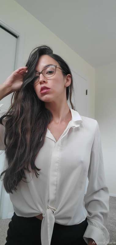 Check your inbox and fuck your secretary 💦

Goodnight 💜