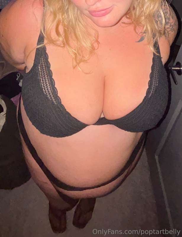 Played a bit of dress up last night🥰 (so sorry my room is a .. 7