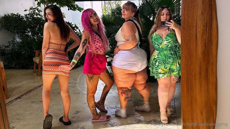 Squad goals @katjauncensored for more of us!