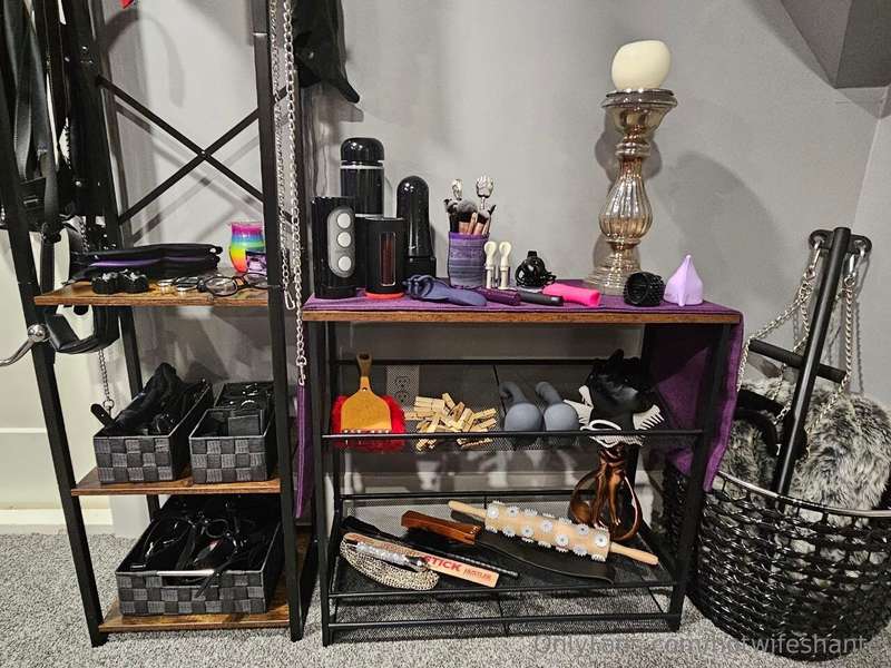 Welcome to my playroom. Where would you start? What would yo.. 1