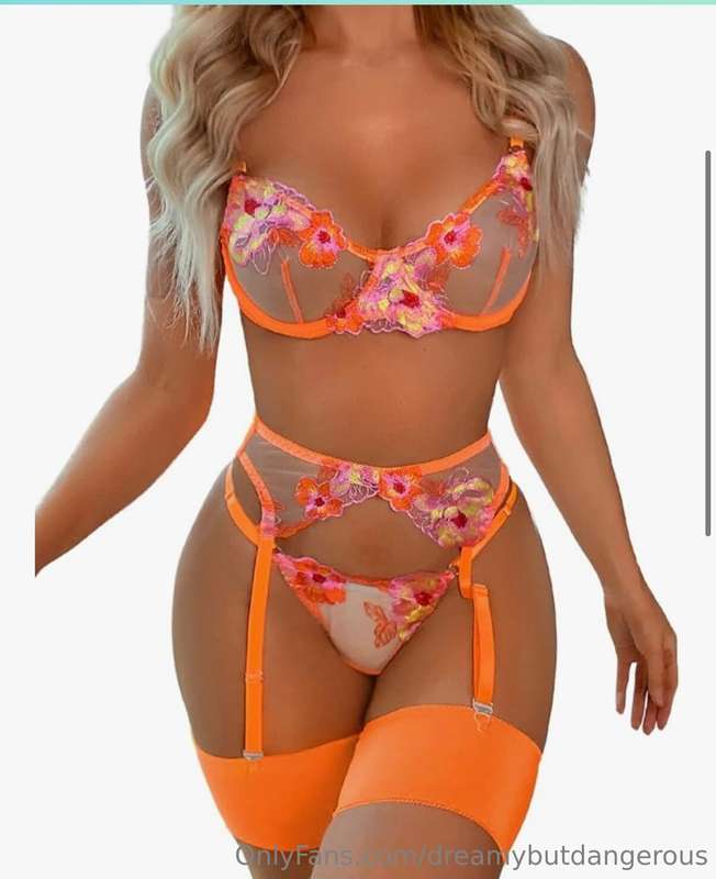 I just stocked up on a whole bunch of fun new toys and goodi.. 3