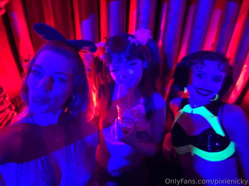 Recap from my Halloween party time in LA with @angelwindell1.. 3