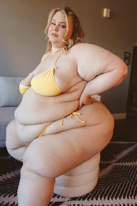 Tried on a new teeny yellow bikini… wishing it were summer ☀.. 7