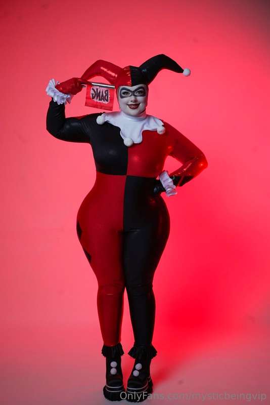 Day 10/31 days of Halloween | Classic Harley Quinn 🃏 1