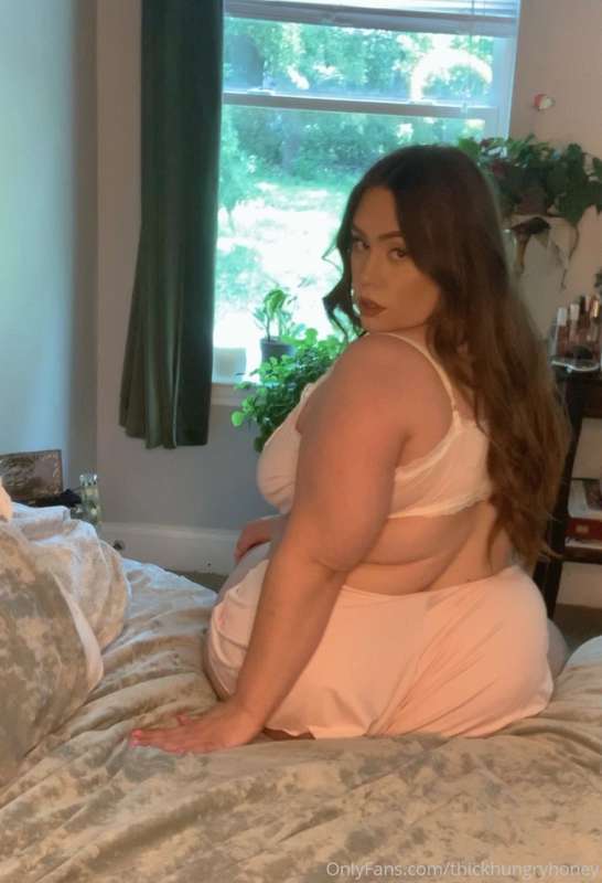 POV: I’m you’re pretty, soft, docile piggy just lounging aro.. 1