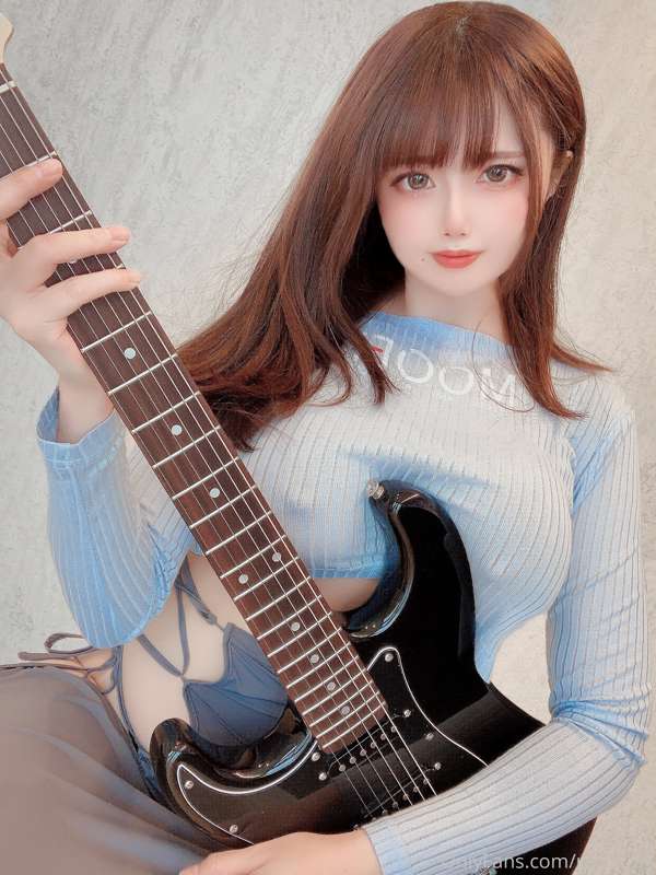The guitar sister series ends today.
It will be a Christmas .. 3