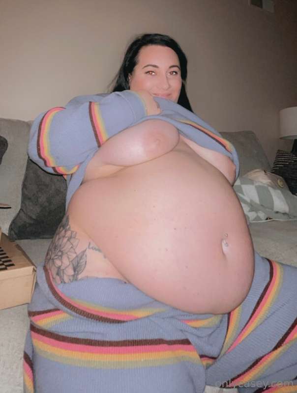 A belly full of pizza and treats! 😍 1