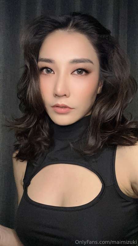 Can you resist my eyes? 🖤 2