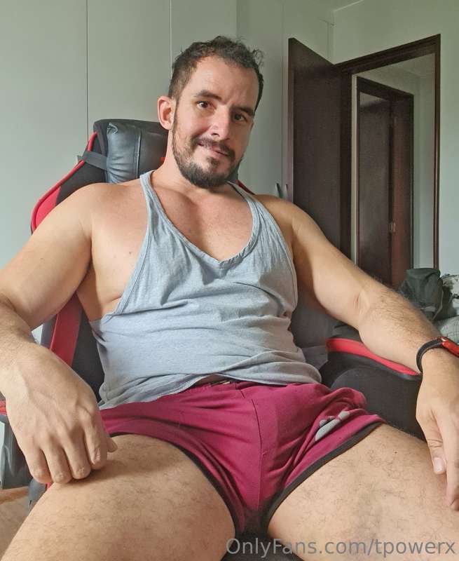 Come feel your uncle's pack