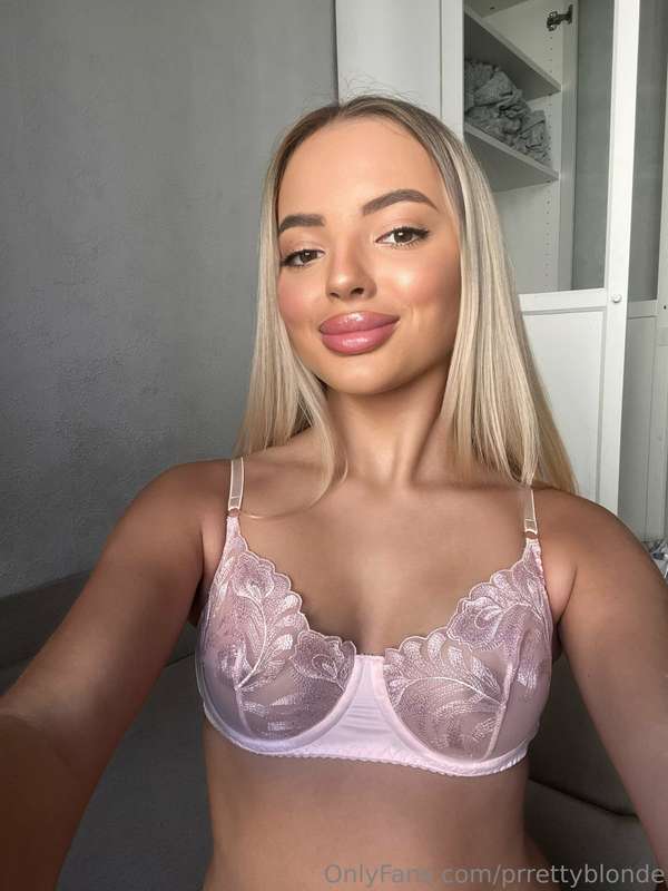Touch **my tits** with **your tongue**... that's ideal way t..