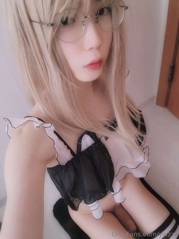 On my days off, I like watching porn at home >.< 7