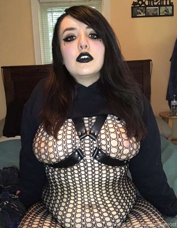 What happens when you get your goth gf home 🥀 14