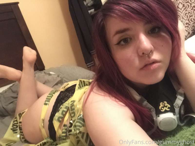 Biohazard ☣️ I’m toxic baby 💛 16