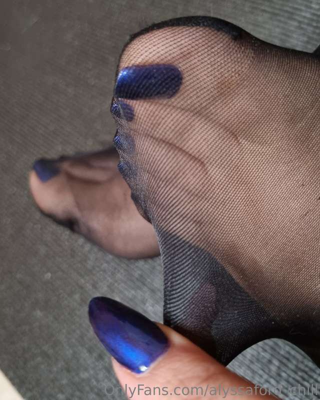 some nice close ups in 8 den socks 😊 1