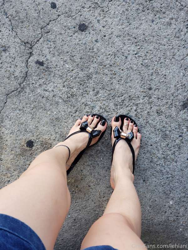 Flip flops 🖤 4