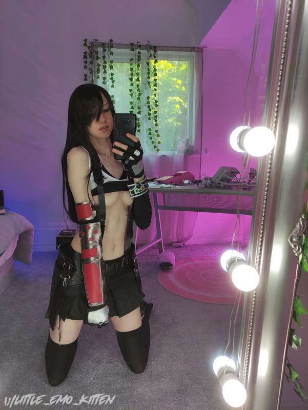 Spoiler (●'◡'●)😬 you can see my new computer build in the ba.. 4