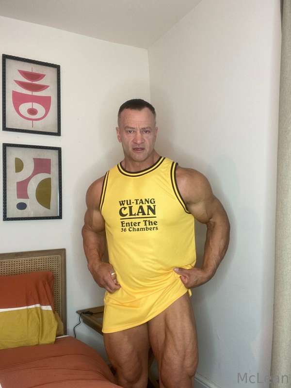 Like the yellow today 😘🥰😎 4