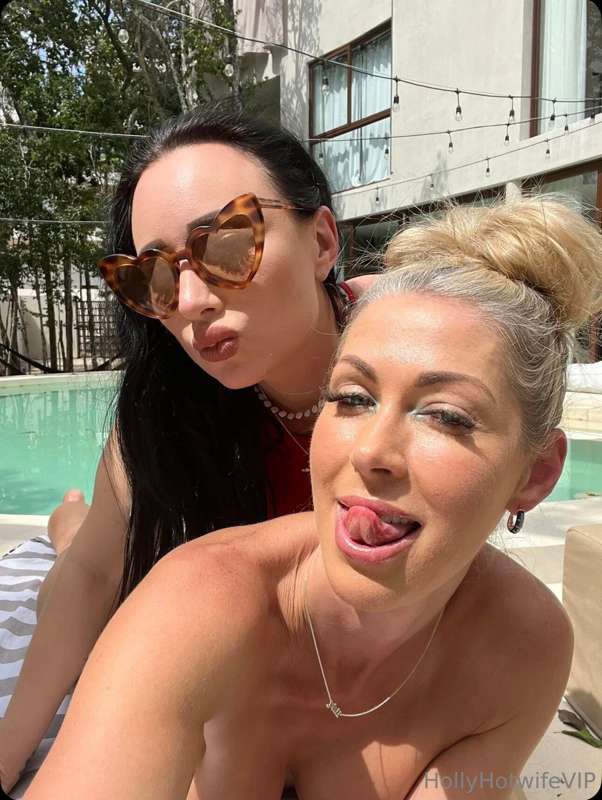 Back from boating and hanging by the pool with everyone. ☀️❤.. 2