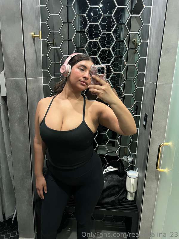 Saturday workout 🏋️‍♀️  7