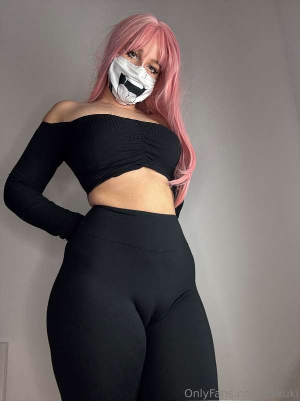 should i wear more leggings? 🥰
