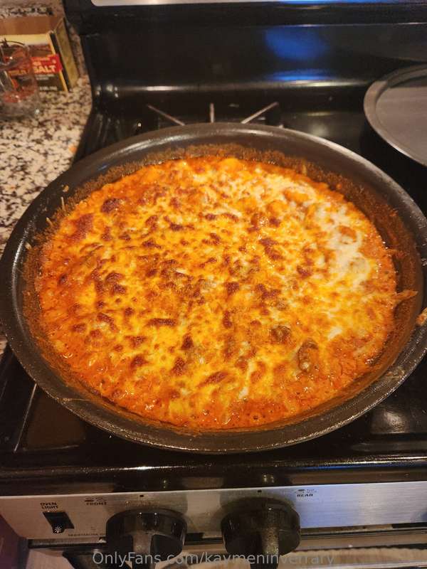 Watch out now, Daddy's in the kitchen. 2