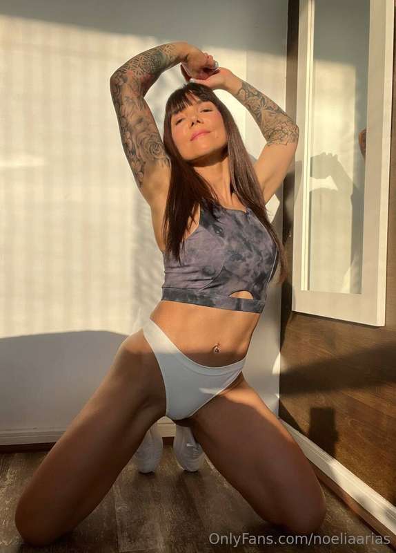 No puedo dejar de extrañarte baby, hablamos al DM? 🦋