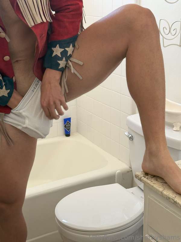 Want a sniff? @thecoltonblack42 