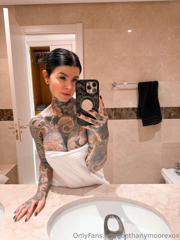 should I drop the towel?😜