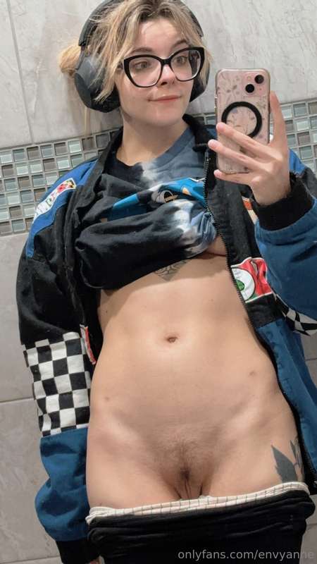 Gym fit went kinda hard today, huh? 😎✌🏻 I managed to break a.. 7
