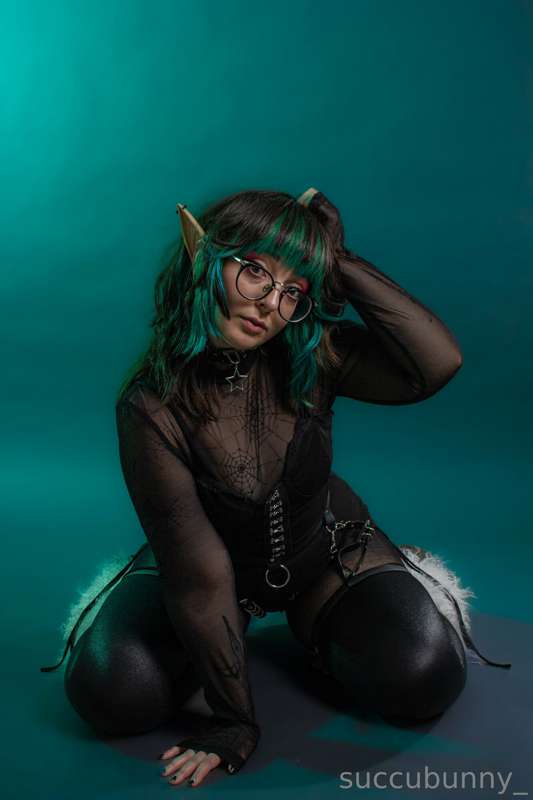 not the usual type of content but i got to model for a frien.. 4