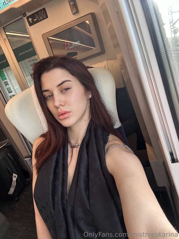 No makeup, no sleep and I still look THIS good. Your ugly gf..