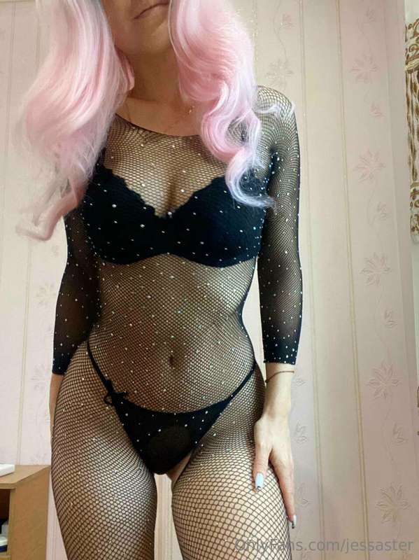 Does this outfit turn you on?😈😘