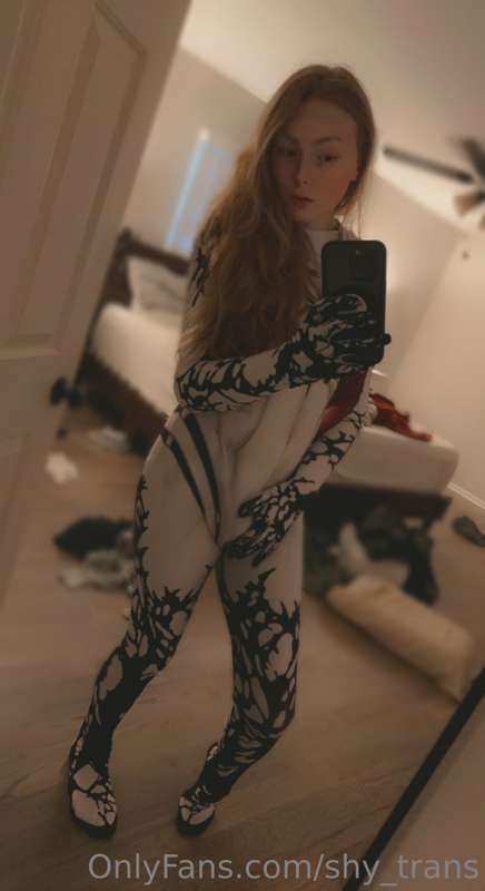 Watch me shoot my webs? 😇 3