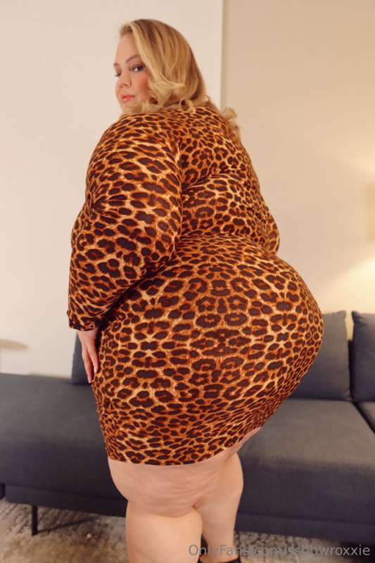 There’s just something so sexy about a fat blonde in animal ..