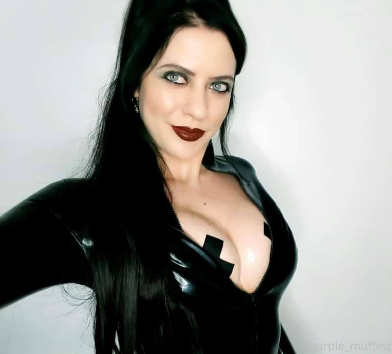 I didn't know which selfie to upload so I uploaded all of th.. 2