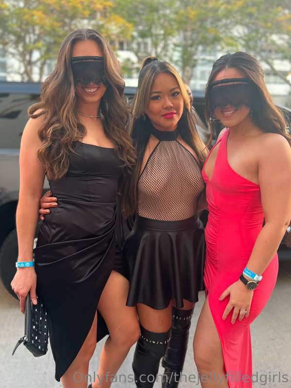 so....... who's the third Jelly? 🤪
take your guesses! 😏 3