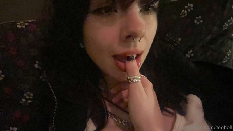 pov ur egirlfriend facetimes you 3