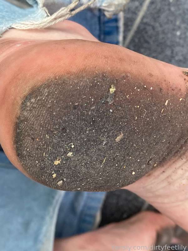 Dirtyfeetlily - Fansly - 25 Apr, 2025 7