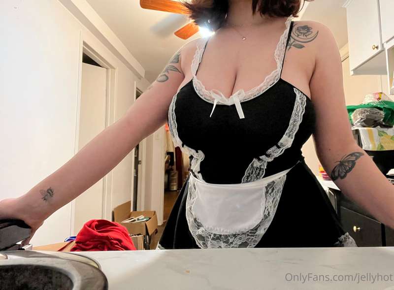 I dont just have nice boobs, i'm also an amazing girlfriend .. 4