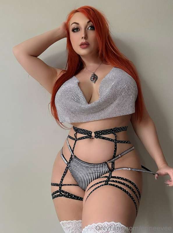 red sonja needs a strong man to keep me warm at night😈💦💦💦 5