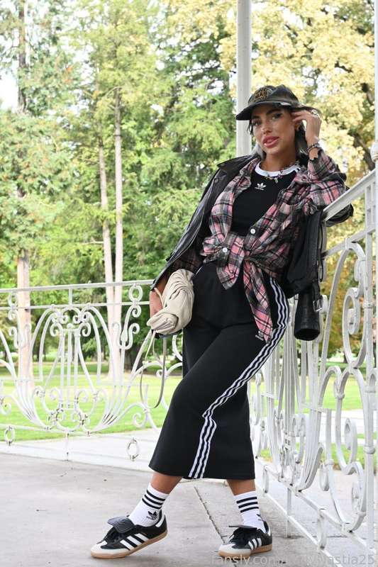 Ladynastia25 - Fansly - 27 Sep, 2024 30