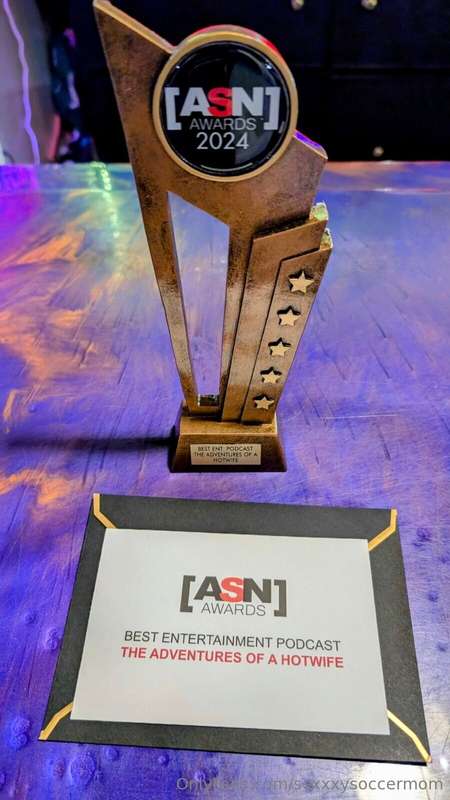 You guys!!!!!! @hotsoccerdaddy and I took home the ASN award..