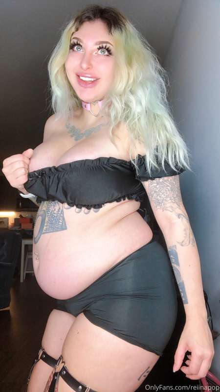 dark bimbo belly stuffing photoset - before/after!!! Can you.. 2