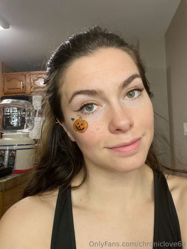 Getting ready for Halloween! 🎃  1