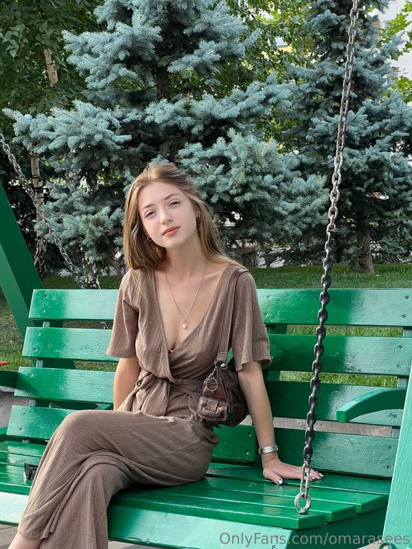 Greenery all around, fresh air and silence 🌿💚... Sometimes h..