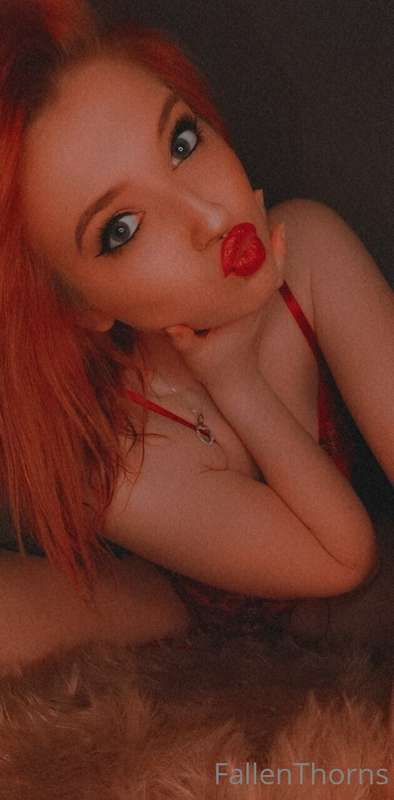 Morning smooches for thirsty Thursday 💋💋💋