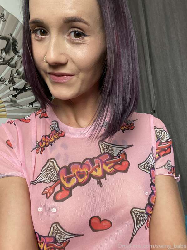 Hi 😘 What U think about my selfie 😊 You want to play with me.. 20