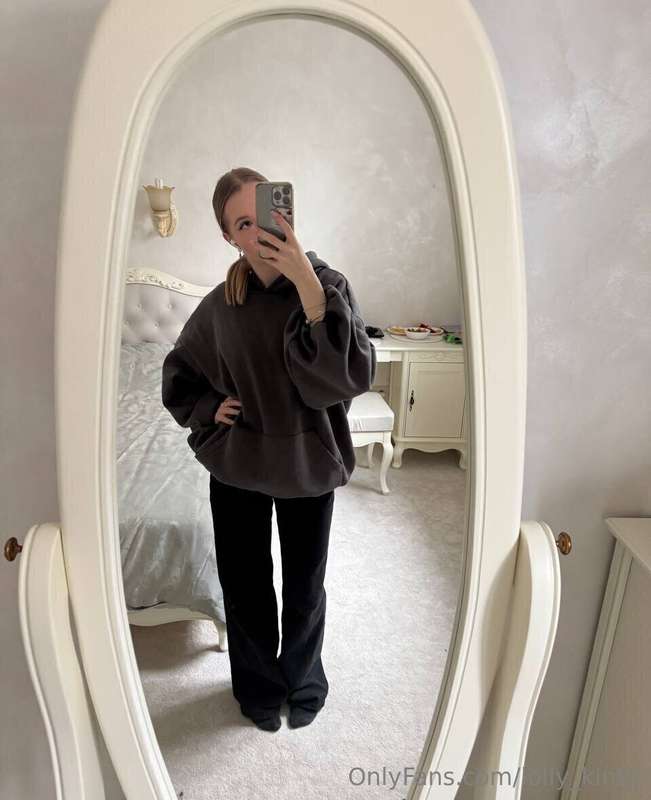 Just me in full cozy mode 🖤