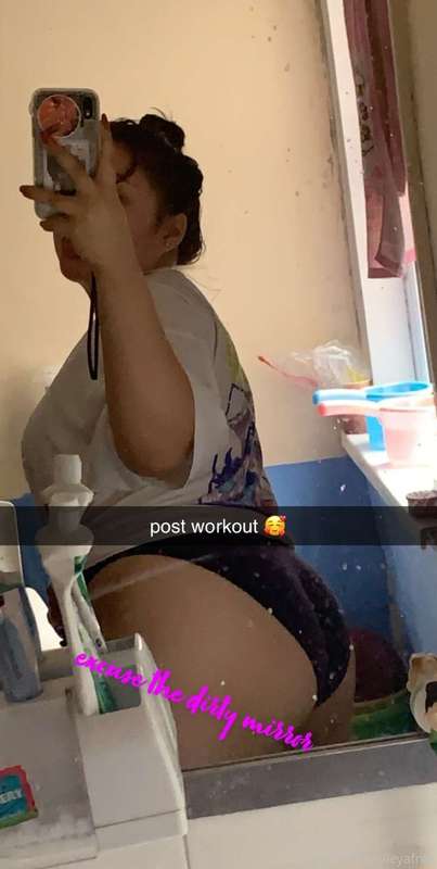 should I start posting workout videos 😅 1