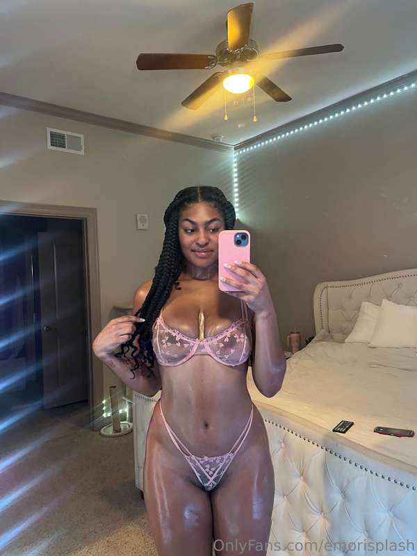 Enjoy this quick photo set imma take more in this outfit soo..